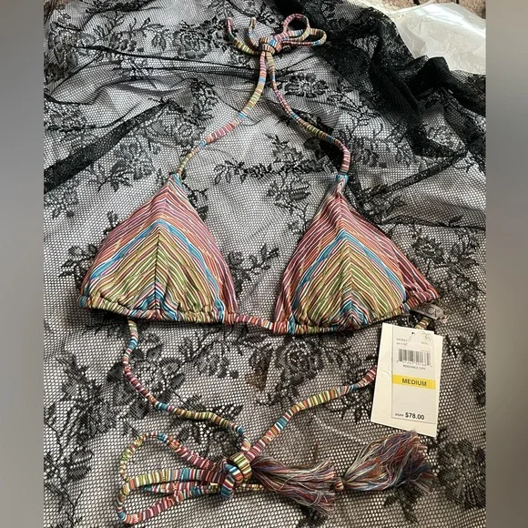 BECCA BY REBECCA VIRTUE
Cheryl Triangle Bikini Top - Picture 8 of 9